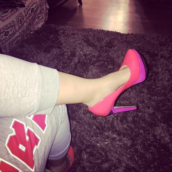 Hi! I’m Jo! Meet Your Posher! Xo - Picture 3 of 8